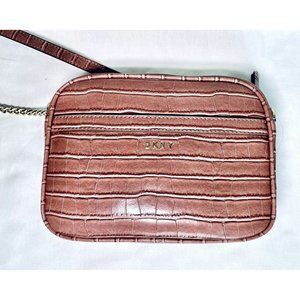 DKNY - The Posey Camera Bag in Dusty Rose